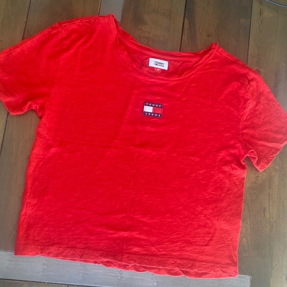 Tommy Jeans Y2K red‎ center badge crop tee oversized size S - Picture 1 of 3